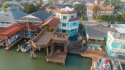 Channelfront " Remodeled " Pool " Boatslips - image 114 of 176