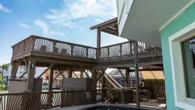 Channelfront " Remodeled " Pool " Boatslips - image 105 of 176
