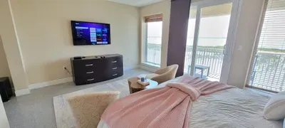 3-Level Bayfront | Boat Dock | Walk-In Pool | SPI - image 27 of 87