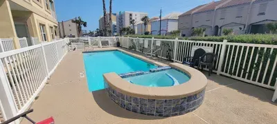 3rd Flr Beachview Luxe " Elevator " Pool " BBQ - image 14 of 70