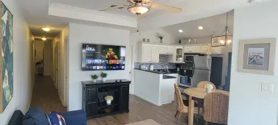 3rd Flr Beachview Luxe " Elevator " Pool " BBQ - image 45 of 70