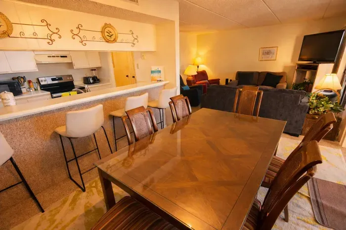 2BR Half Block to Beach, Pool Hot Tub Patio SPI - image 5 of 135