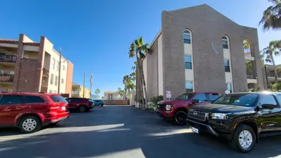 2BR Half Block to Beach, Pool Hot Tub Patio SPI - image 19 of 135