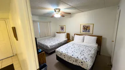 2BR Half Block to Beach, Pool Hot Tub Patio SPI - image 12 of 135