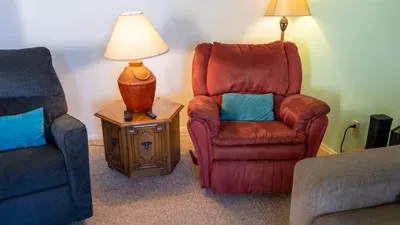 2BR Half Block to Beach, Pool Hot Tub Patio SPI - image 39 of 135