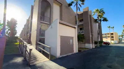 2BR Half Block to Beach, Pool Hot Tub Patio SPI - image 28 of 135