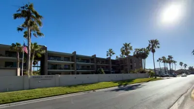 2BR Half Block to Beach, Pool Hot Tub Patio SPI - image 15 of 135