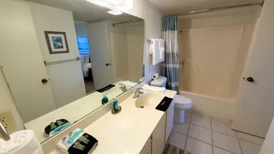 2BR Half Block to Beach, Pool Hot Tub Patio SPI - image 76 of 135