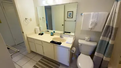 2BR Half Block to Beach, Pool Hot Tub Patio SPI - image 9 of 135
