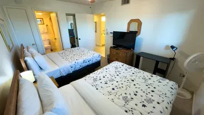 2BR Half Block to Beach, Pool Hot Tub Patio SPI - image 82 of 135