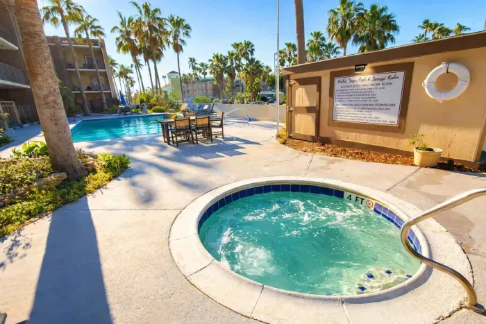 2BR Half Block to Beach, Pool Hot Tub Patio SPI - image 3 of 135