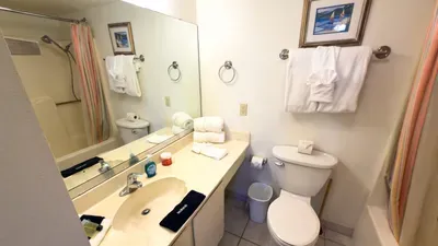 2BR Half Block to Beach, Pool Hot Tub Patio SPI - image 10 of 135