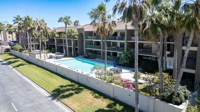 2BR Half Block to Beach, Pool Hot Tub Patio SPI - image 107 of 135