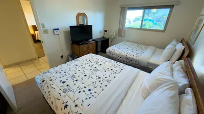 2BR Half Block to Beach, Pool Hot Tub Patio SPI - image 83 of 135