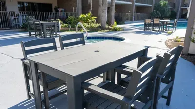 2BR Half Block to Beach, Pool Hot Tub Patio SPI - image 98 of 135