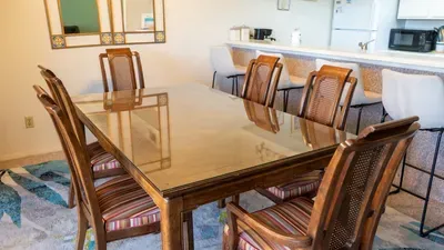 2BR Half Block to Beach, Pool Hot Tub Patio SPI - image 35 of 135