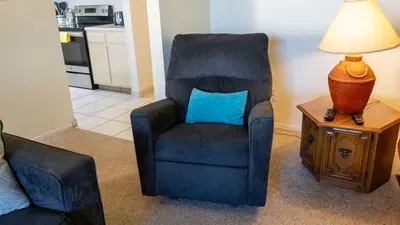 2BR Half Block to Beach, Pool Hot Tub Patio SPI - image 38 of 135