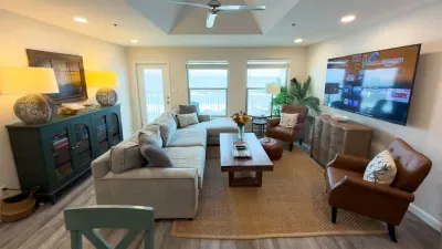 Penthouse Beachfront Views Renovated - image 16 of 133
