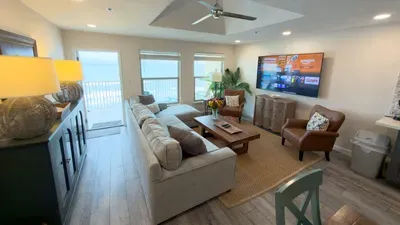 Penthouse Beachfront Views Renovated - image 23 of 133
