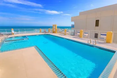 Penthouse Beachfront Views Renovated - image 133 of 133