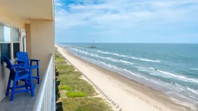 Penthouse Beachfront Views Renovated - image 92 of 133