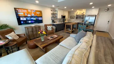 Penthouse Beachfront Views Renovated - image 25 of 133