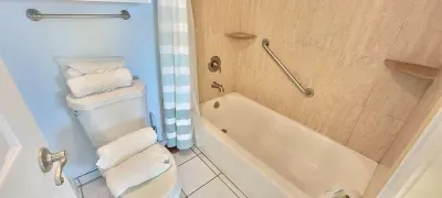 Direct beach front & Resort like heated pool - image 19 of 112