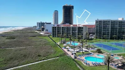 Direct beach front & Resort like heated pool - image 41 of 112