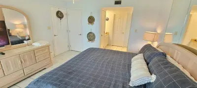 Direct beach front & Resort like heated pool - image 22 of 112