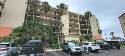 Direct beach front & Resort like heated pool - image 59 of 112