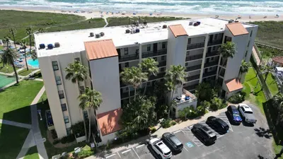 Direct beach front & Resort like heated pool - image 44 of 112