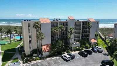 Direct beach front & Resort like heated pool - image 39 of 112