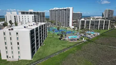 Direct beach front & Resort like heated pool - image 51 of 112