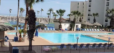Direct beach front & Resort like heated pool - image 77 of 112
