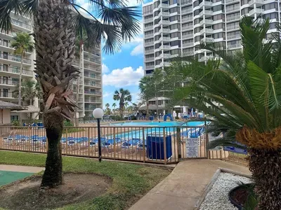 Direct beach front & Resort like heated pool - image 38 of 112