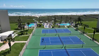 Direct beach front & Resort like heated pool - image 29 of 112