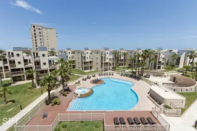 Beachfront Bargain " 2 Levels " 2 Pools & Hot Tubs - image 75 of 78
