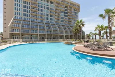 Beachfront Bargain " 2 Levels " 2 Pools & Hot Tubs - image 72 of 78