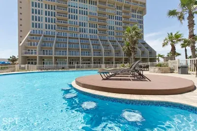 Beachfront Bargain " 2 Levels " 2 Pools & Hot Tubs - image 55 of 78