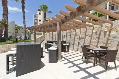Beachfront Bargain " 2 Levels " 2 Pools & Hot Tubs - image 50 of 78