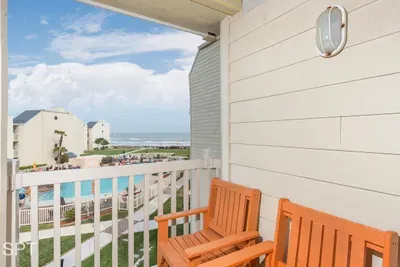Beachfront Bargain " 2 Levels " 2 Pools & Hot Tubs - image 23 of 78