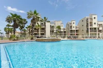 Beachfront Bargain " 2 Levels " 2 Pools & Hot Tubs - image 63 of 78