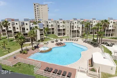 Beachfront Bargain " 2 Levels " 2 Pools & Hot Tubs - image 77 of 78