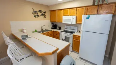 New 3BR Townhome, Heated Pool, Beach Steps SPI - image 43 of 180