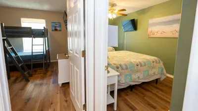 New 3BR Townhome, Heated Pool, Beach Steps SPI - image 28 of 180