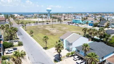New 3BR Townhome, Heated Pool, Beach Steps SPI - image 152 of 180