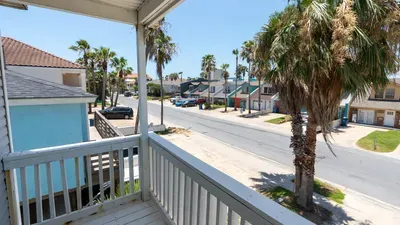 New 3BR Townhome, Heated Pool, Beach Steps SPI - image 78 of 180
