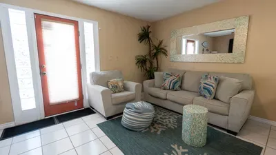 New 3BR Townhome, Heated Pool, Beach Steps SPI - image 33 of 180