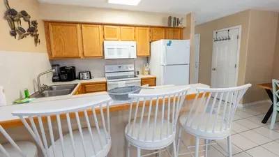 New 3BR Townhome, Heated Pool, Beach Steps SPI - image 42 of 180