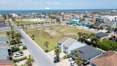 New 3BR Townhome, Heated Pool, Beach Steps SPI - image 149 of 180